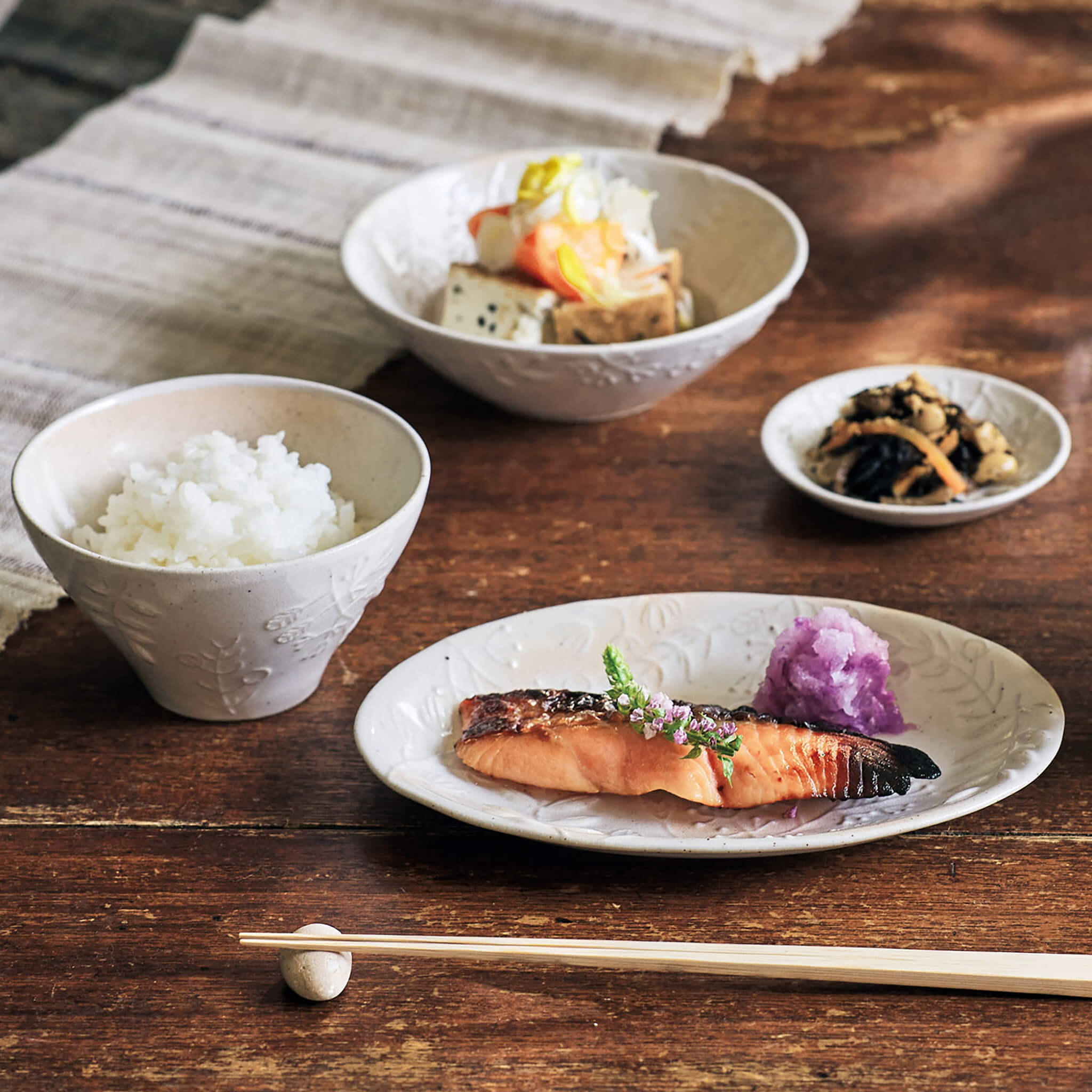 葉 | aito製作所 | 美濃焼・瀬戸焼を中心とした和食器専門店 – aito