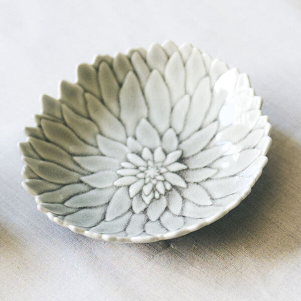 形 ダリア皿 M 15.5cm | aito製作所 | 美濃焼・瀬戸焼を中心と