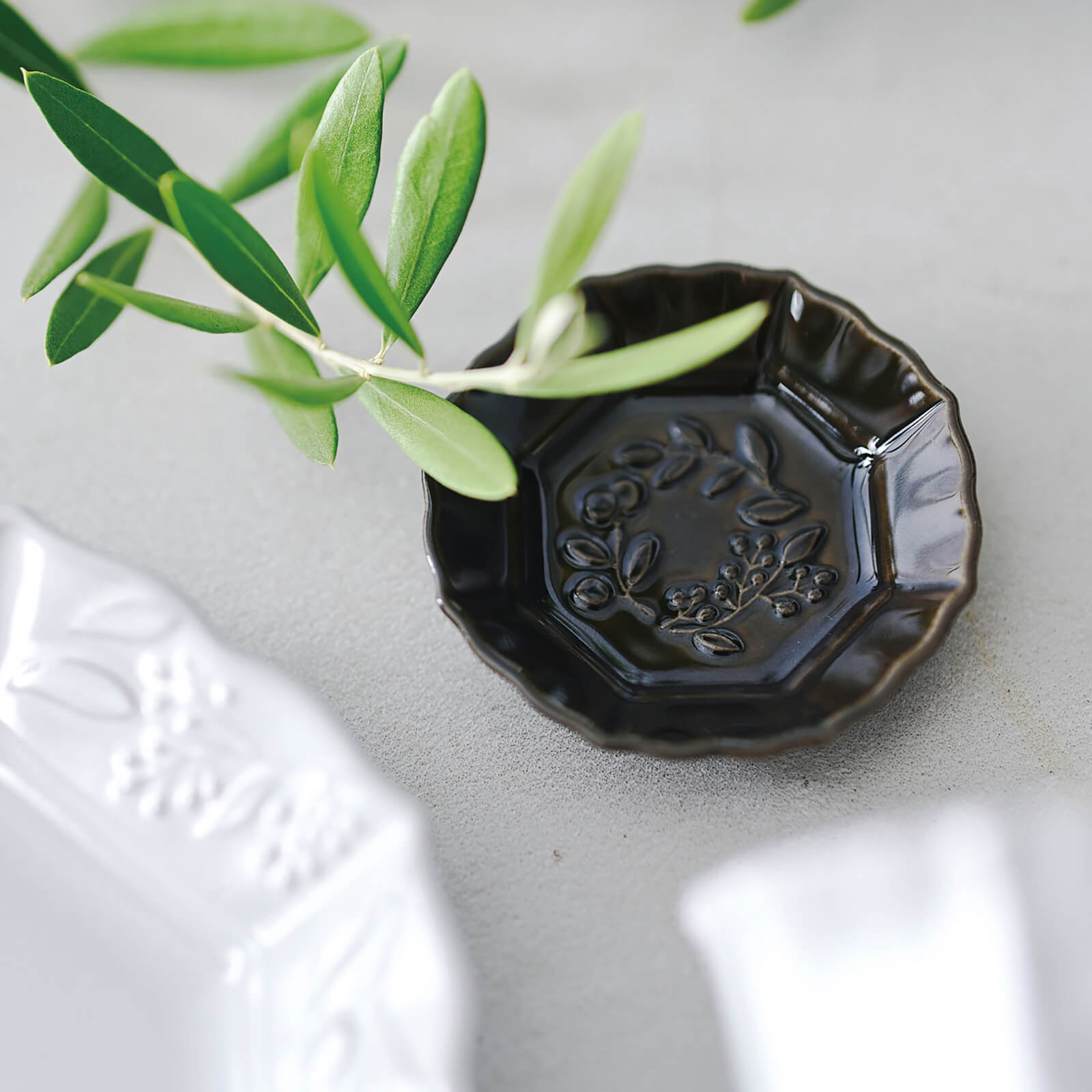 オリーヴ プレート S 7.5cm | aito製作所 | 美濃焼・瀬戸焼を中心と